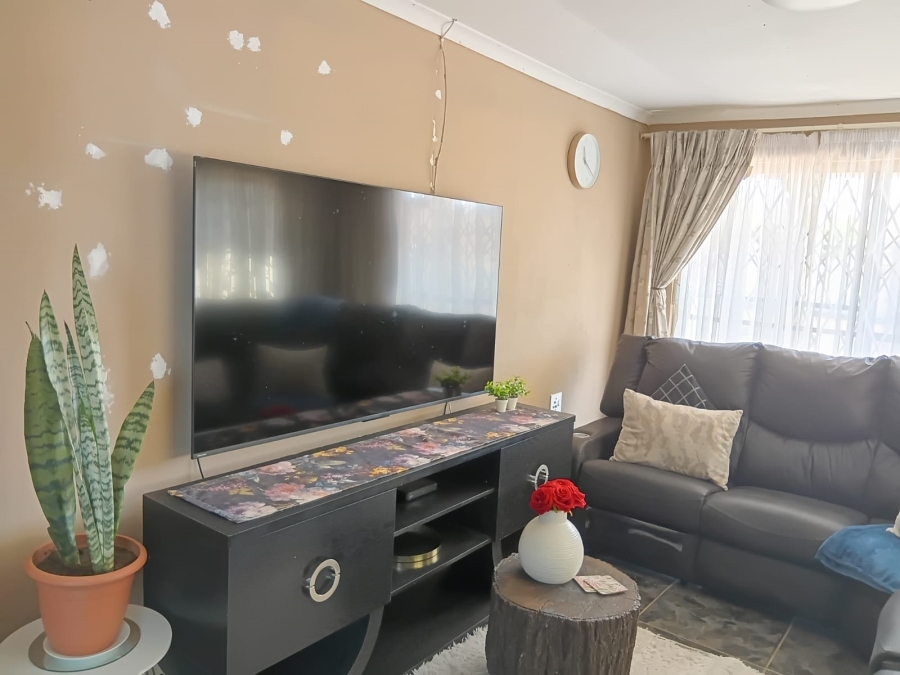 3 Bedroom Property for Sale in Lethlabile North West